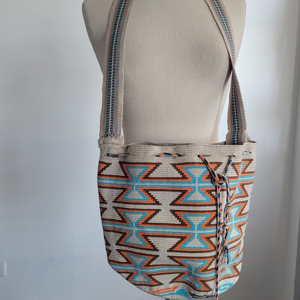 Wayuu Handmade Mochila Colombian Crochet Bag - Picture 2 of 15